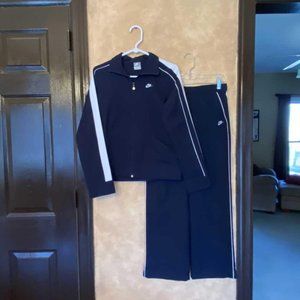 NIKE WOMEN’S SUIT, NAVY, SIZE MEDIUM